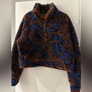 Lululemon Sherpa scuba